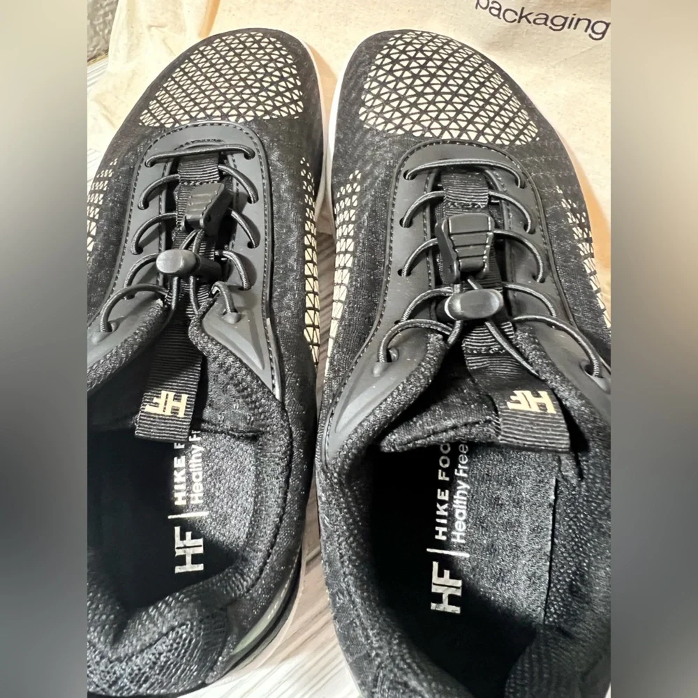 Hike Footwear Cloud Ergonomic Support Barefoot sneaker shoe black men size 7-7.5